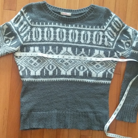 Ladies Sweater - Size L - Picture 5 of 6